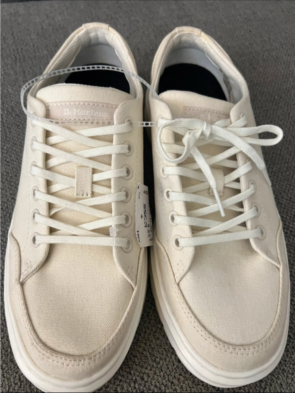 Dr. Martens Men’s Off-White Canvas Low-Top Sneakers size 8